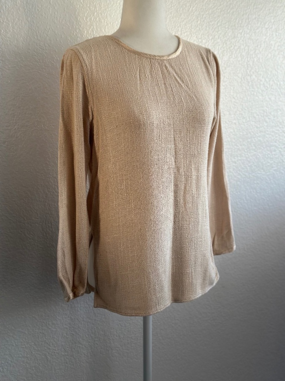 Softwear by Mark Singer Beige Textured Rayon Blouse Small Long Sleeve Minimalist
